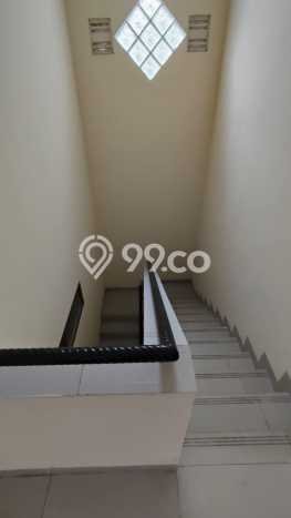 UNIT TERBATAS! Rumah area , 4 KT, LT 131m2m² LB 220m2m² UNIT TERBATAS! Rumah area , 4 KT, LT 131m2m² LB 220m2m²