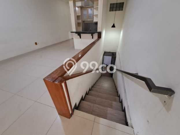 HARGA SPESIAL! Ruko Kawasan Holis Cigondewah, Luas 225m², Area Utama HARGA SPESIAL! Ruko Kawasan Holis Cigondewah, Luas 225m², Area Utama