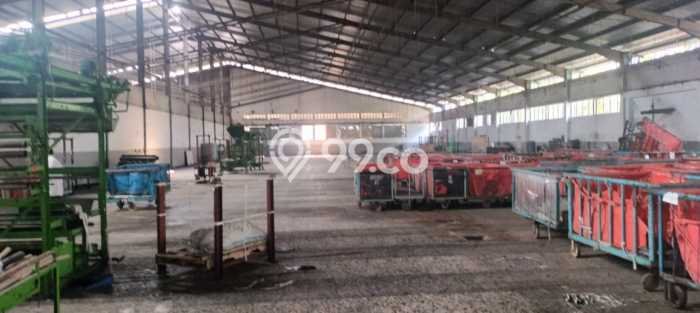 Disewakan Gudang di Kawasan Ramai Moch Toha Luas 5880m2 Disewakan Gudang di Kawasan Ramai Moch Toha Luas 5880m2