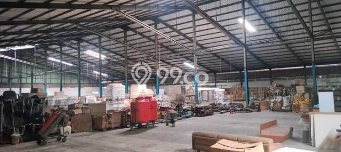 Gudang Disewa di Bandung dengan LB 5952m2 Area Komersial Ramai Gudang Disewa di Bandung dengan LB 5952m2 Area Komersial Ramai