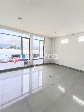 Ruko Lokasi Premium di Moch Toha, Luas 335m², For Rent Ruko Lokasi Premium di Moch Toha, Luas 335m², For Rent