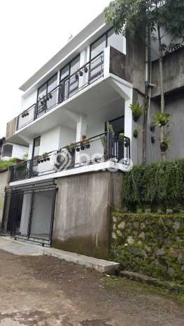 Hunian Mewah LB 520m2 Siap Pakai Desain Elegan di Cikutra, Bandung Hunian Mewah LB 520m2 Siap Pakai Desain Elegan di Cikutra, Bandung