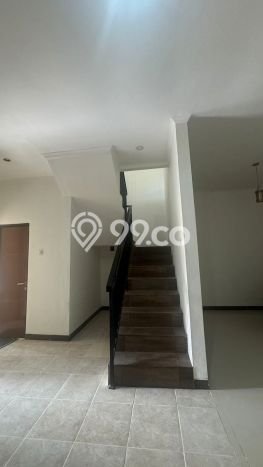 Rumah Strategis Minimalis Lb 200m2 di Pondok Aren, Tangerang Selatan Rumah Strategis Minimalis Lb 200m2 di Pondok Aren, Tangerang Selatan