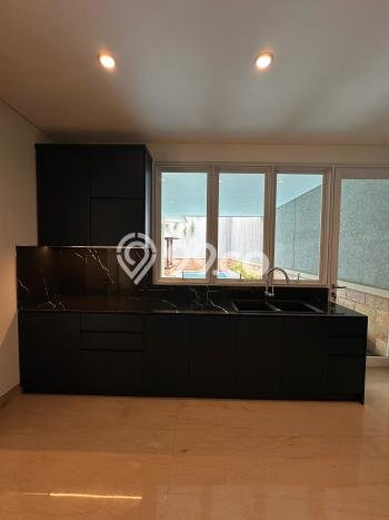Ready to Use! Luxury House LT 381m2 Desain Modern di Kemang Ready to Use! Luxury House LT 381m2 Desain Modern di Kemang