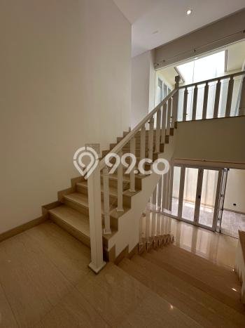 Ready to Use! Luxury House LT 381m2 Desain Modern di Kemang Ready to Use! Luxury House LT 381m2 Desain Modern di Kemang