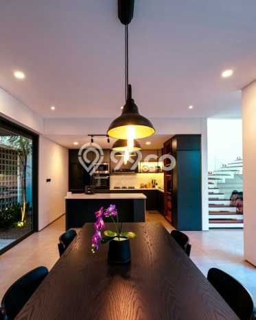 Jual Rumah Mewah Megah Dengan View Eksklusif di BSD, Tangerang Jual Rumah Mewah Megah Dengan View Eksklusif di BSD, Tangerang
