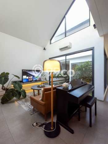 Jual Rumah Mewah Megah Dengan View Eksklusif di BSD, Tangerang Jual Rumah Mewah Megah Dengan View Eksklusif di BSD, Tangerang