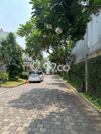 Ready to Use! Luxury House LT 381m2 Desain Modern di Kemang Ready to Use! Luxury House LT 381m2 Desain Modern di Kemang