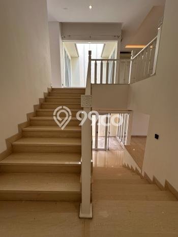 Ready to Use! Luxury House LT 381m2 Desain Modern di Kemang Ready to Use! Luxury House LT 381m2 Desain Modern di Kemang