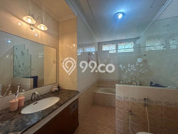 Hunian Mewah LB 500m2 Siap Pakai Desain Elegan di Senopati, Jakarta Selatan Hunian Mewah LB 500m2 Siap Pakai Desain Elegan di Senopati, Jakarta Selatan