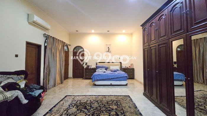 Dijual Rumah Mewah Elegan Dengan View Cantik di Kuningan, Jakarta Selatan Dijual Rumah Mewah Elegan Dengan View Cantik di Kuningan, Jakarta Selatan