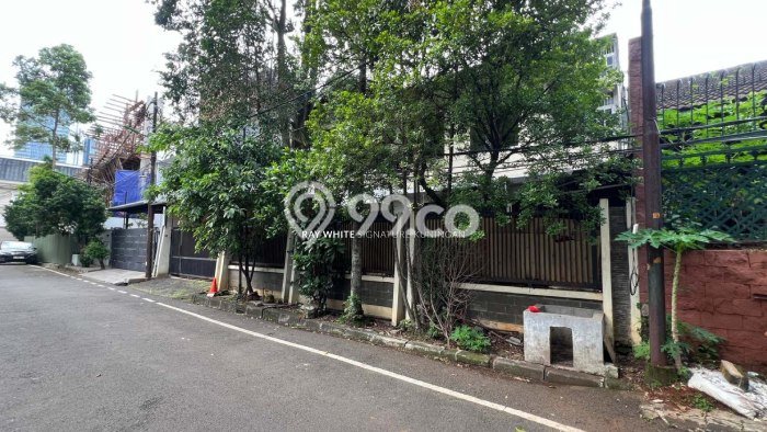 Ready to Use! Premium House LT 389m2 Desain Modern di Kuningan Ready to Use! Premium House LT 389m2 Desain Modern di Kuningan