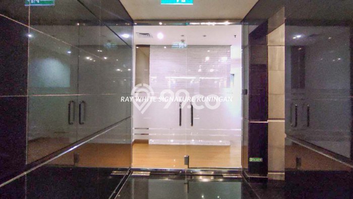 Kantor Disewa di Sudirman, Jakarta Selatan, LT 300m2 / LB 300m2 Kantor Disewa di Sudirman, Jakarta Selatan, LT 300m2 / LB 300m2