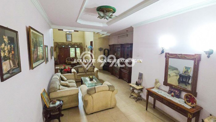Jual Rumah Luas Elegan Dengan View Eksklusif di Guntur, Jakarta Selatan Jual Rumah Luas Elegan Dengan View Eksklusif di Guntur, Jakarta Selatan