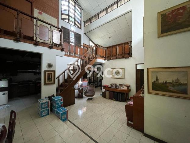 Rumah Elit Modern Tanpa Renovasi di Senayan Jakarta Selatan Rumah Elit Modern Tanpa Renovasi di Senayan Jakarta Selatan