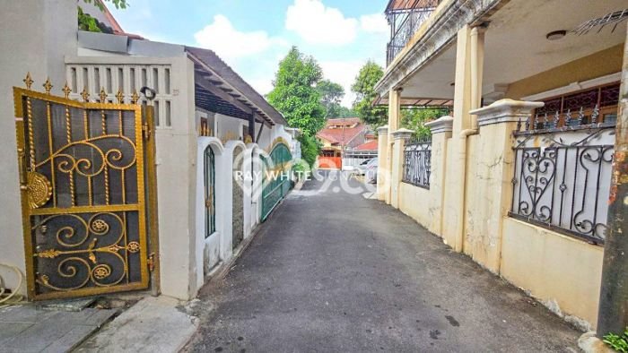 Best Deal Hunian Mewah Ideal dan Luas di Tebet, Jakarta Selatan Best Deal Hunian Mewah Ideal dan Luas di Tebet, Jakarta Selatan