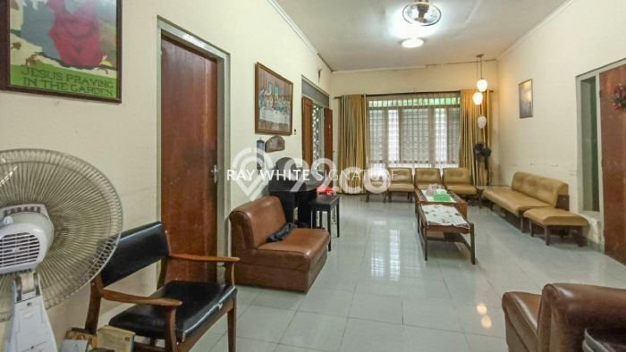 Unit Ruko Dijual di Jakarta Timur LT 760m2 & LB 460m2 Unit Ruko Dijual di Jakarta Timur LT 760m2 & LB 460m2