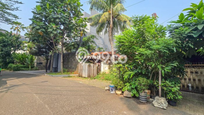 Rumah LT 238m² / LB 200m² Dekat Rumah Sakit di Simprug, Jakarta Selatan Rumah LT 238m² / LB 200m² Dekat Rumah Sakit di Simprug, Jakarta Selatan