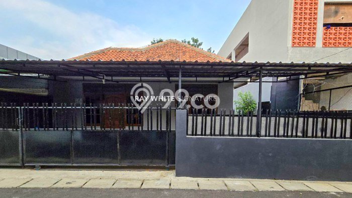 Rumah Elit Modern Siap Huni di Setiabudi Jakarta Selatan Rumah Elit Modern Siap Huni di Setiabudi Jakarta Selatan