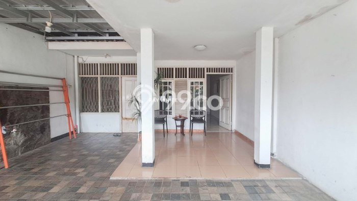 For Sale! Luxury House LT 200m2 Desain Modern di Pondok Bambu For Sale! Luxury House LT 200m2 Desain Modern di Pondok Bambu