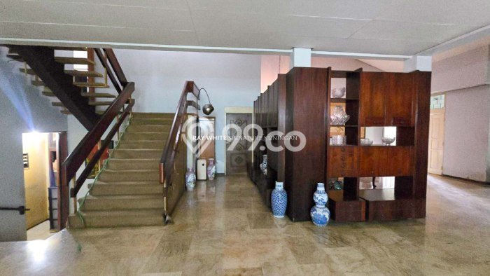 Rumah Elit Modern Siap Huni di Pakubuwono Jakarta Selatan Rumah Elit Modern Siap Huni di Pakubuwono Jakarta Selatan