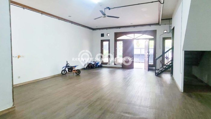 Rumah Elit LB 400m2 Siap Pakai Desain Elegan di Panglima Polim, Jakarta Selatan Rumah Elit LB 400m2 Siap Pakai Desain Elegan di Panglima Polim, Jakarta Selatan