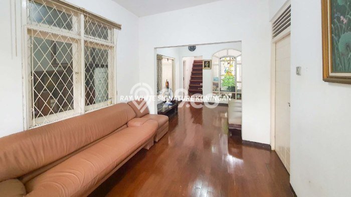 Rumah Eksklusif Siap Huni LT 244m2 di Kebayoran Baru, Jakarta Selatan Rumah Eksklusif Siap Huni LT 244m2 di Kebayoran Baru, Jakarta Selatan