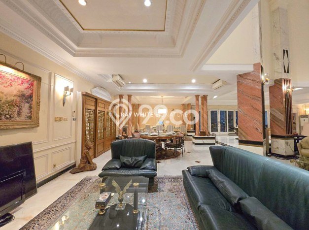 Rumah Elit Modern Tanpa Renovasi di Kuningan Jakarta Selatan Rumah Elit Modern Tanpa Renovasi di Kuningan Jakarta Selatan