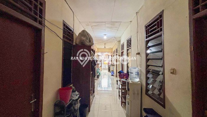 Dijual Rumah Kost di Setiabudi, Jakarta Selatan, 15 KT, 15 KM, Bangunan 300m2 Dijual Rumah Kost di Setiabudi, Jakarta Selatan, 15 KT, 15 KM, Bangunan 300m2