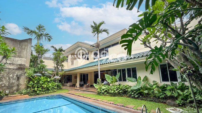 Dijual Rumah Luas Megah Dengan View Eksklusif di Ragunan, Jakarta Selatan Dijual Rumah Luas Megah Dengan View Eksklusif di Ragunan, Jakarta Selatan