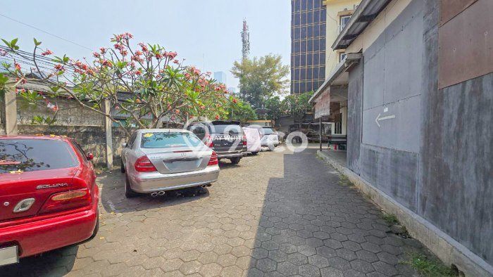 Hunian Mewah LB 800m2 Siap Huni Desain Elegan di Setiabudi, Jakarta Selatan Hunian Mewah LB 800m2 Siap Huni Desain Elegan di Setiabudi, Jakarta Selatan