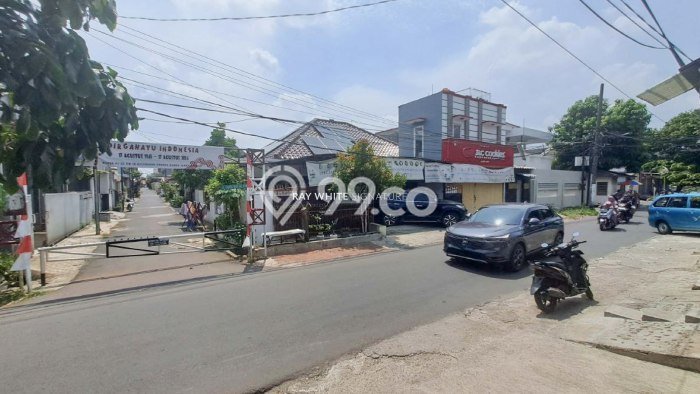 For Sale! Luxury House LT 200m2 Desain Modern di Pondok Bambu For Sale! Luxury House LT 200m2 Desain Modern di Pondok Bambu