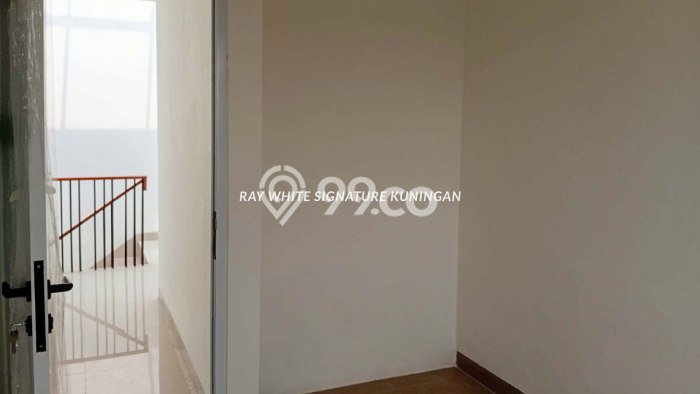 For Sale Rumah 3 Kamar Lokasi Strategis Bagus dan Strategis di Ciputat Timur For Sale Rumah 3 Kamar Lokasi Strategis Bagus dan Strategis di Ciputat Timur