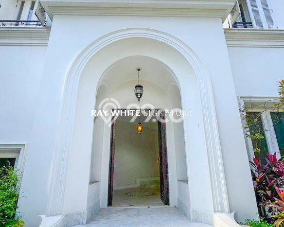 Ready to Use! Premium House LT 800m2 Desain Modern di Kuningan Ready to Use! Premium House LT 800m2 Desain Modern di Kuningan