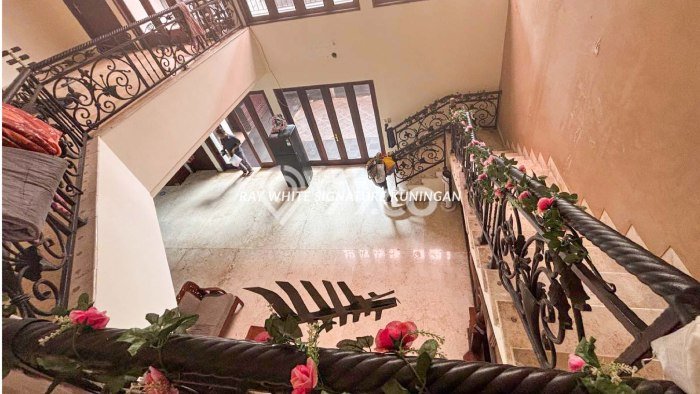 Dijual Hunian Mewah dengan Fasilitas Sekitar Lengkap di Kebayoran Baru, Jakarta Selatan Dijual Hunian Mewah dengan Fasilitas Sekitar Lengkap di Kebayoran Baru, Jakarta Selatan