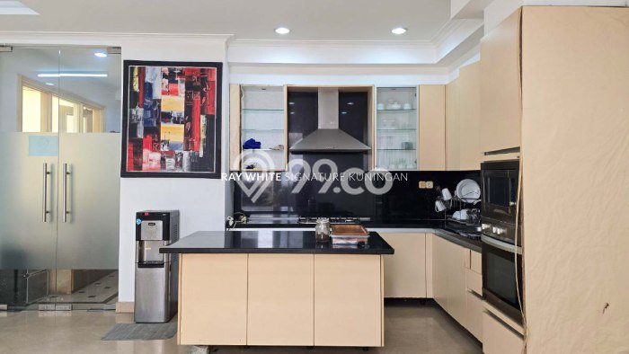 Ready to Use! Luxury House LT 165m2 Desain Modern di Setiabudi Ready to Use! Luxury House LT 165m2 Desain Modern di Setiabudi