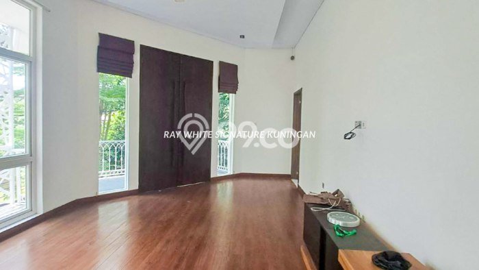 Siap Huni Hunian Elit 5 Kamar di Cempaka Putih Dekat ke Mana Pun Siap Huni Hunian Elit 5 Kamar di Cempaka Putih Dekat ke Mana Pun
