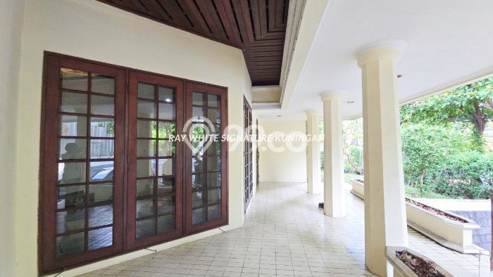Dijual Rumah Mewah Elegan Dengan View Cantik di Kuningan, Jakarta Selatan Dijual Rumah Mewah Elegan Dengan View Cantik di Kuningan, Jakarta Selatan