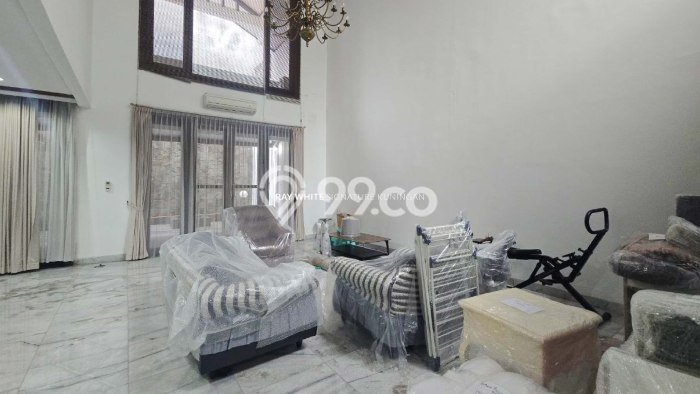 For Sale! Luxury House LT 299m2 Desain Modern di Mega Kuningan For Sale! Luxury House LT 299m2 Desain Modern di Mega Kuningan