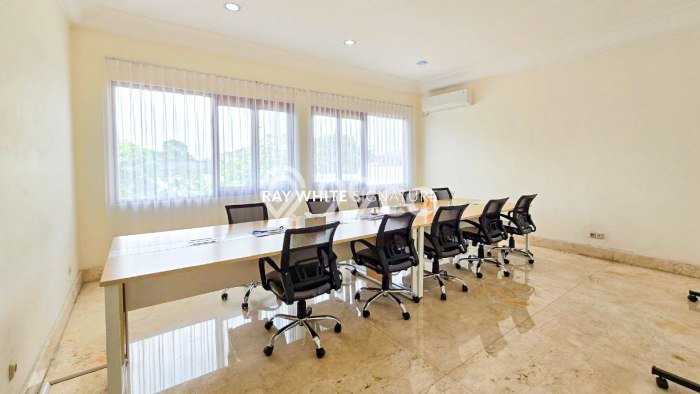 Jual Rumah Luas Elegan Dengan View Eksklusif di Antasari, Jakarta Selatan Jual Rumah Luas Elegan Dengan View Eksklusif di Antasari, Jakarta Selatan