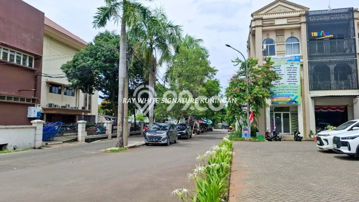 Ruko Dijual di Bekasi LT 45m2 & LB 135m2 Lokasi Terbaik! Ruko Dijual di Bekasi LT 45m2 & LB 135m2 Lokasi Terbaik!