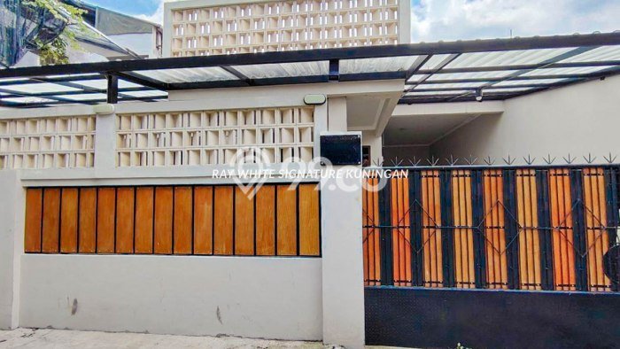 Jual Rumah Mewah Megah Dengan View Eksklusif di Tanjung Barat, Jakarta Selatan Jual Rumah Mewah Megah Dengan View Eksklusif di Tanjung Barat, Jakarta Selatan