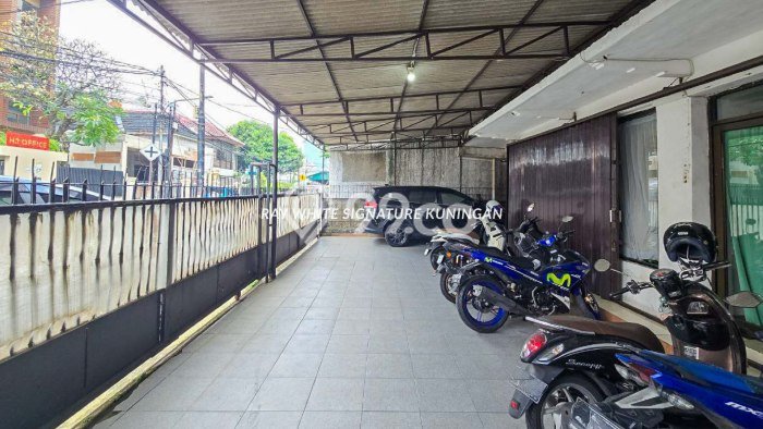 Kost Dijual Lokasi Senen, Jakarta Pusat, 5 KT, 5 KM, 414m2 Kost Dijual Lokasi Senen, Jakarta Pusat, 5 KT, 5 KM, 414m2