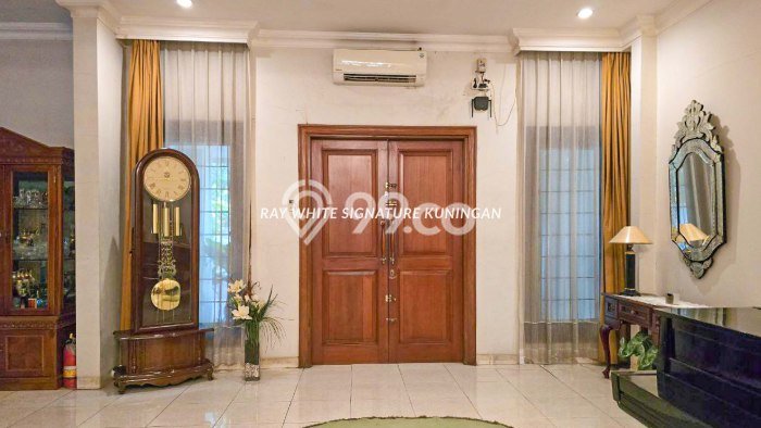 Ready to Use! Premium House LT 1861m2 Desain Elegan di Fatmawati Ready to Use! Premium House LT 1861m2 Desain Elegan di Fatmawati