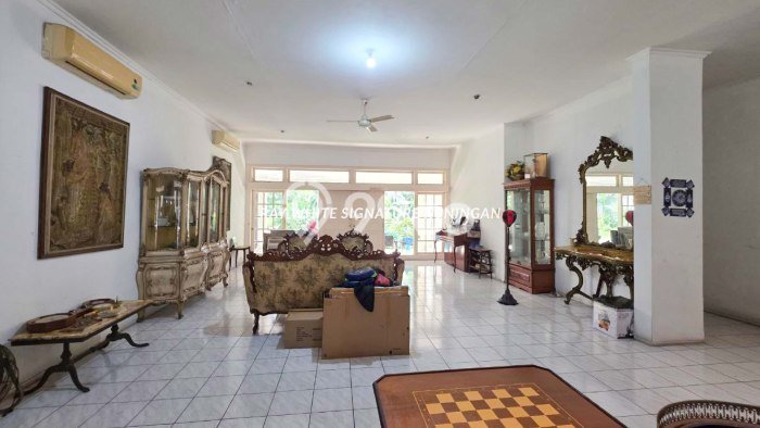 Dijual Rumah Mewah Elegan Dengan View Cantik di Kemang, Jakarta Selatan Dijual Rumah Mewah Elegan Dengan View Cantik di Kemang, Jakarta Selatan