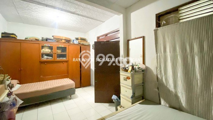 Dijual Rumah Kost di Setiabudi, Jakarta Selatan, 8 KT, 4 KM, Bangunan 250m2 Dijual Rumah Kost di Setiabudi, Jakarta Selatan, 8 KT, 4 KM, Bangunan 250m2