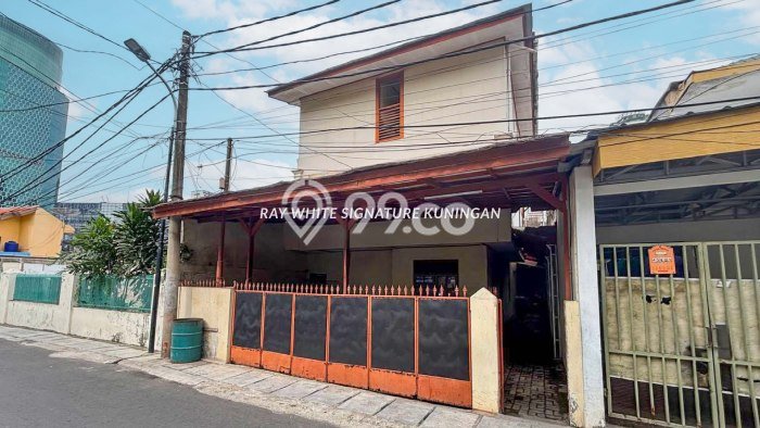 Dijual Rumah Kost di Setiabudi, Jakarta Selatan, 37 KT, 20 KM, Bangunan 459m2 Dijual Rumah Kost di Setiabudi, Jakarta Selatan, 37 KT, 20 KM, Bangunan 459m2