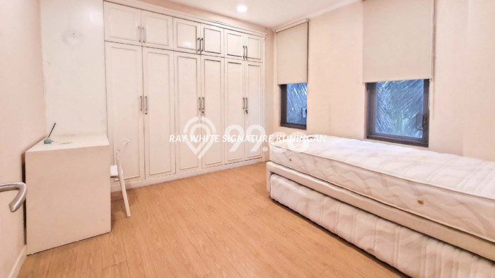 Hunian Apartemen 3 KT 2 KM di Mampang Prapatan, Jakarta Selatan Dijual Cepat Hunian Apartemen 3 KT 2 KM di Mampang Prapatan, Jakarta Selatan Dijual Cepat