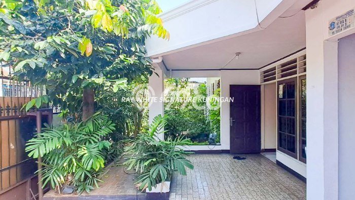 Hunian Eksklusif Siap Huni LT 278m2 di Duren Sawit, Jakarta Timur Hunian Eksklusif Siap Huni LT 278m2 di Duren Sawit, Jakarta Timur