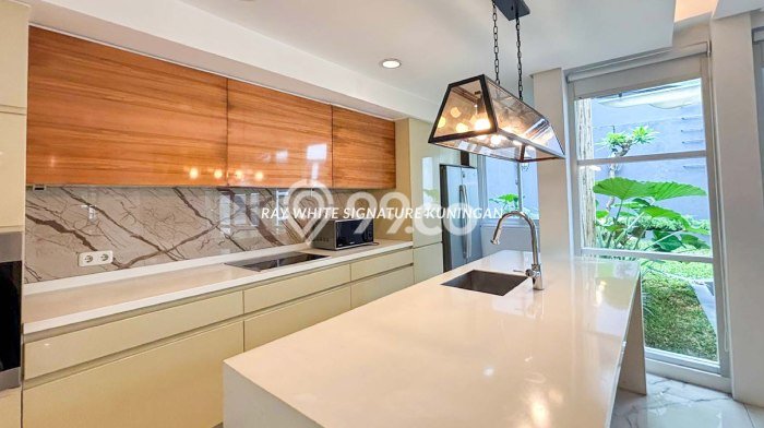 EXCLUSIVE HOME! Rumah di , 5 KM, Konsep Modern, LT 412m2m² Bangunan 450m2m² EXCLUSIVE HOME! Rumah di , 5 KM, Konsep Modern, LT 412m2m² Bangunan 450m2m²